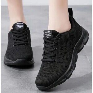 Woman’s Running Shoe Sz 8.5 Black Jogging Sneaker walking shoe